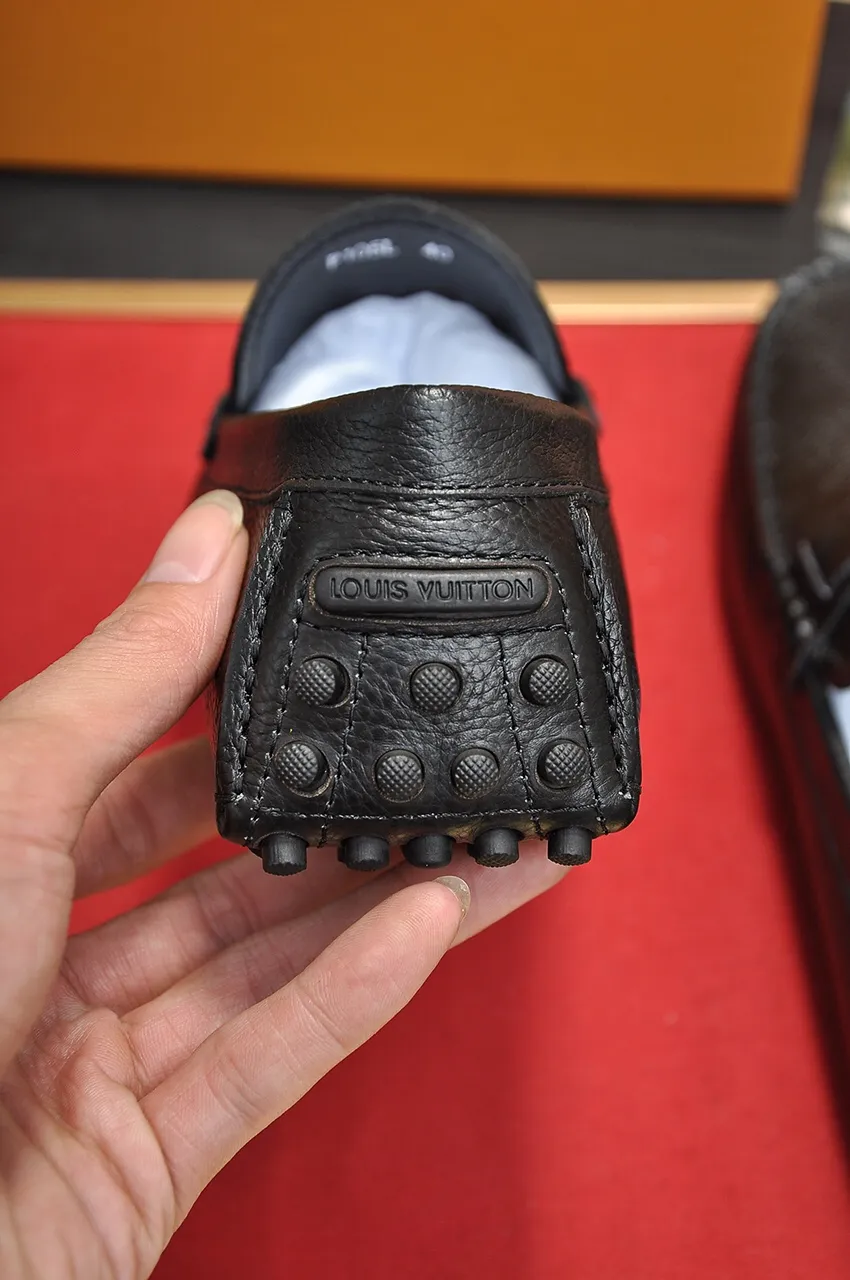 Men's men's shoes 💰420💶 [LV Doudou shoes] (water-dyed cowhide lining) new model is on the market, available on the official website. The new Doudou shoes are processed into single-color materials, and the uppers are made of imported horsehide leather. The body of the shoe is fully hemmed with mark thread, and is lined with imported original cowhide leather. The elegant shoe shape is super suitable for all-matching, and the size is 38-44.